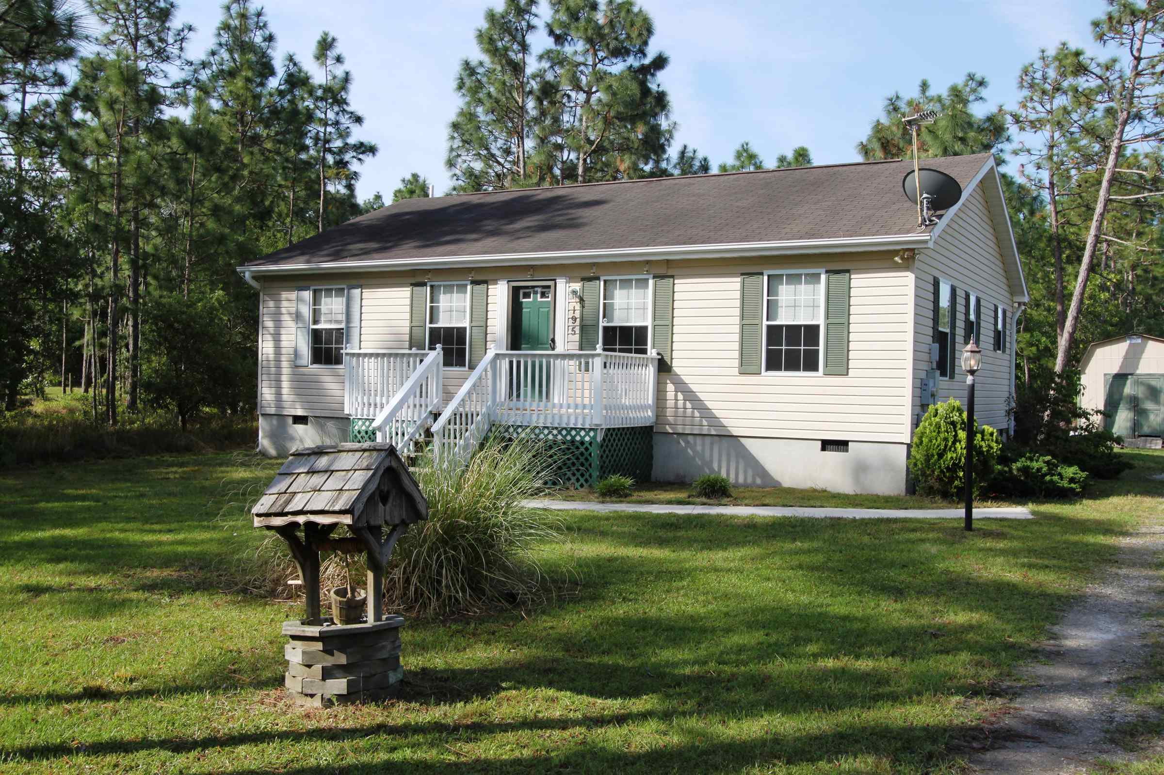 195 Cedar Road, Southport, NC 28461