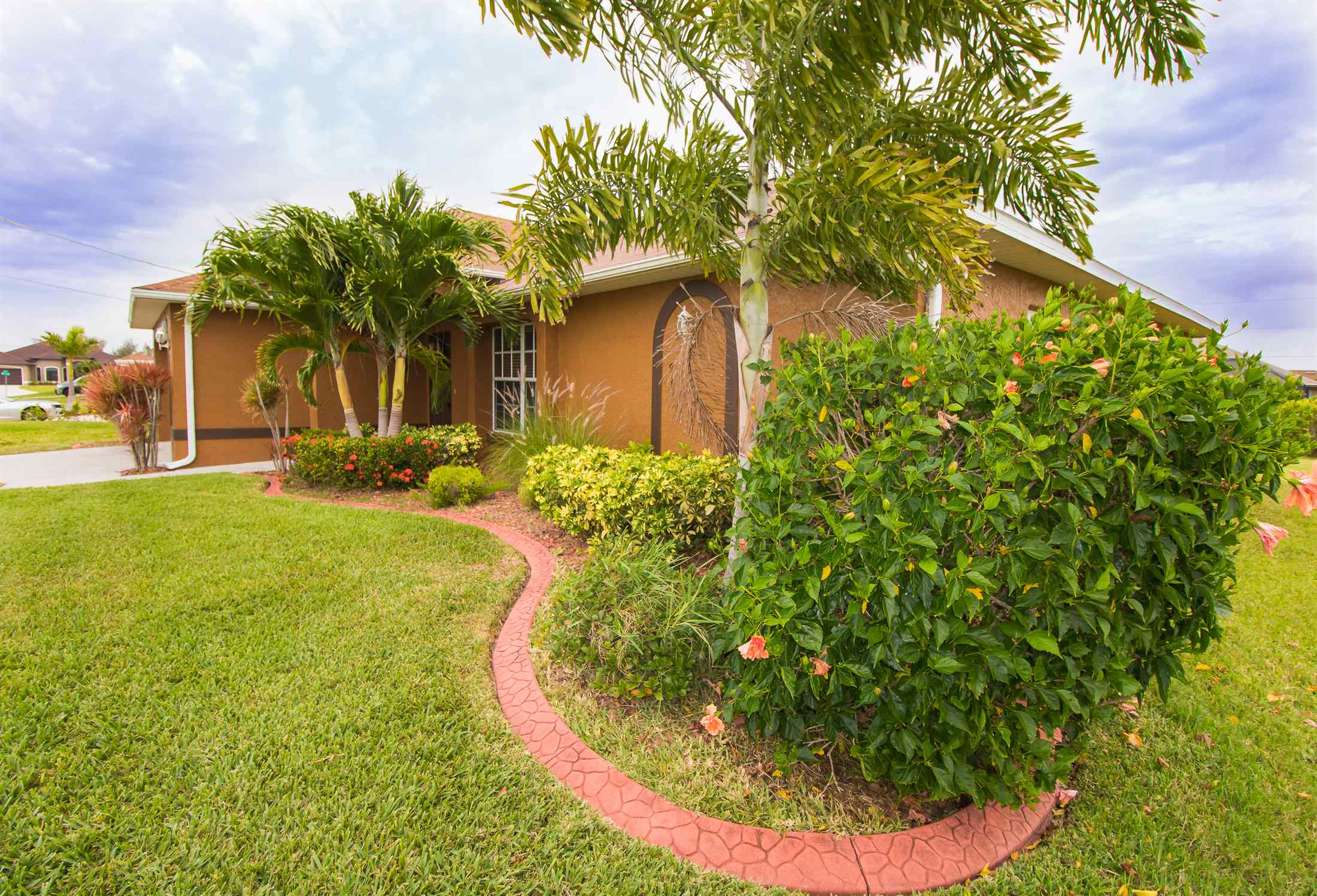 2845 NW 4th St, Cape Coral, FL 33993