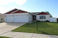 1912 SW 25th St, Minot, ND 58701
