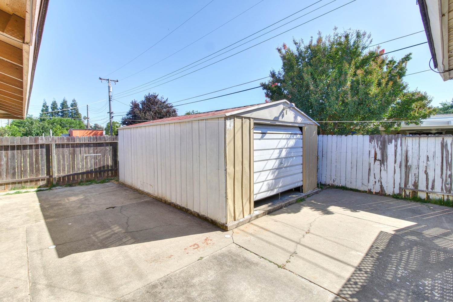 6813 Southwood Way, Sacramento, CA 95828