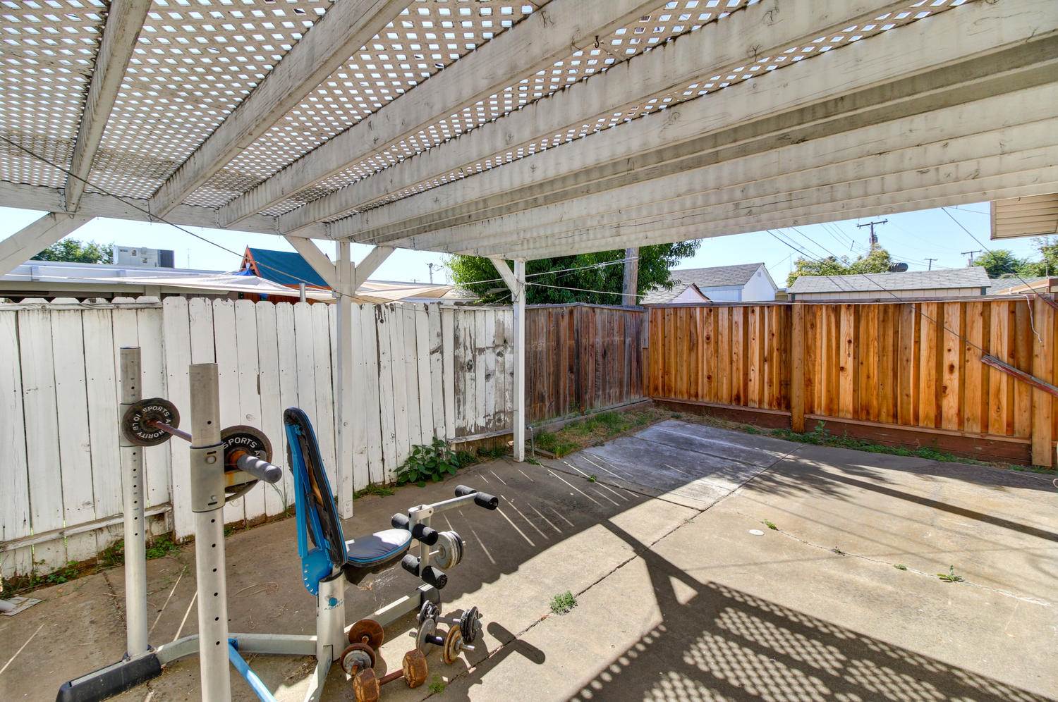 6813 Southwood Way, Sacramento, CA 95828