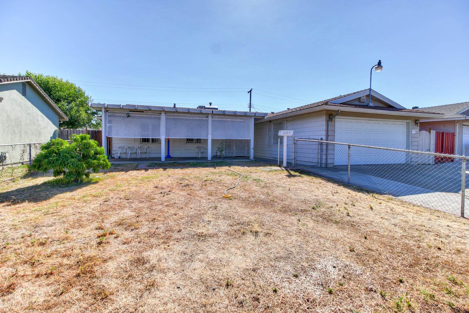 6813 Southwood Way, Sacramento, CA 95828