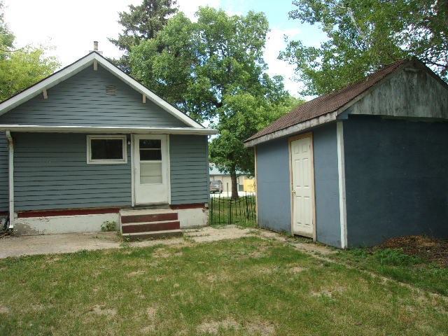 908 NE 6th Ave, Minot, ND 58703