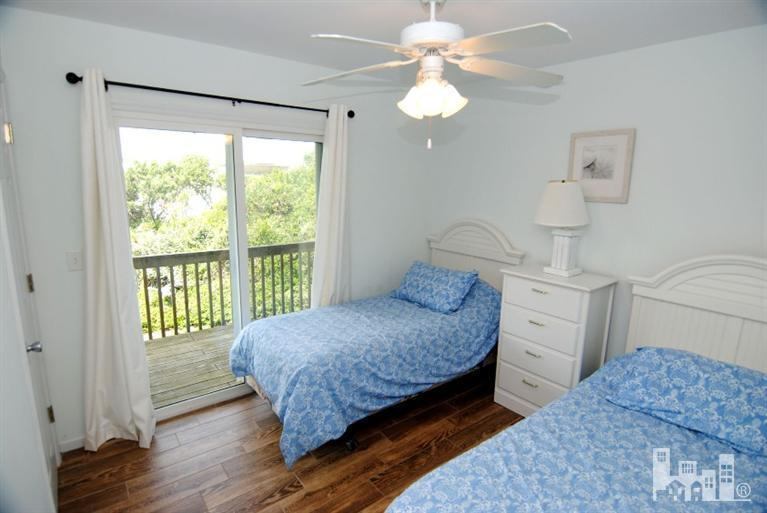 2015 South Shore Drive, Surf City, NC 28445