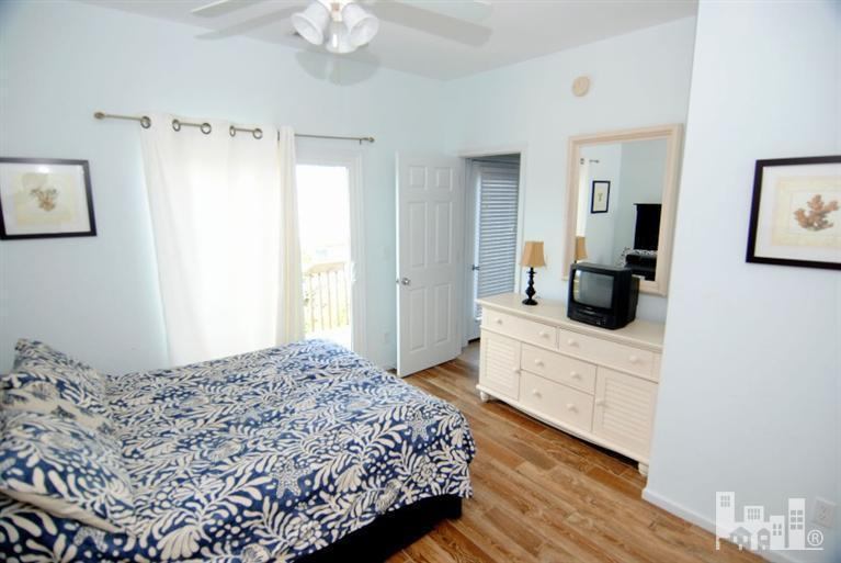 2015 South Shore Drive, Surf City, NC 28445