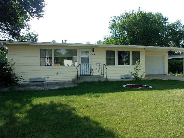 201 NW 18th St, Minot, ND 58703