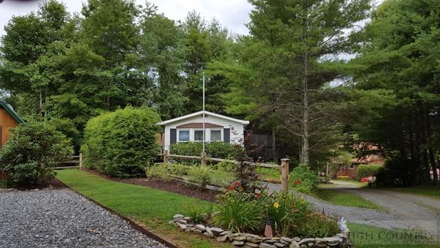 135 Mountain Ivy Ln, Boone, NC 28607