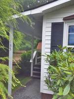 135 Mountain Ivy Ln, Boone, NC 28607