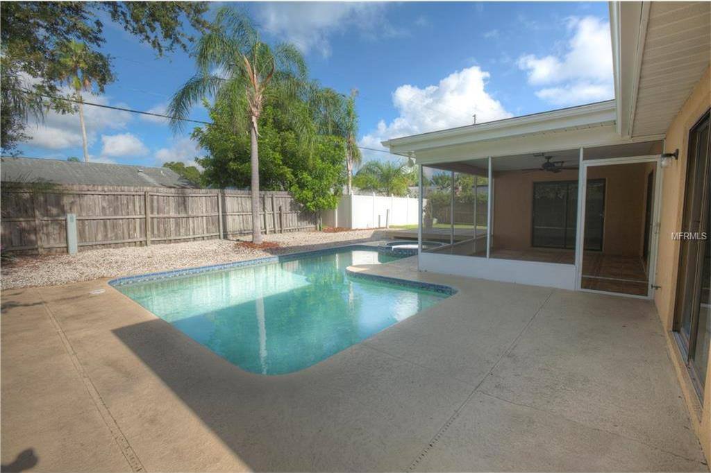 10424 118TH Street, Seminole, FL 33778