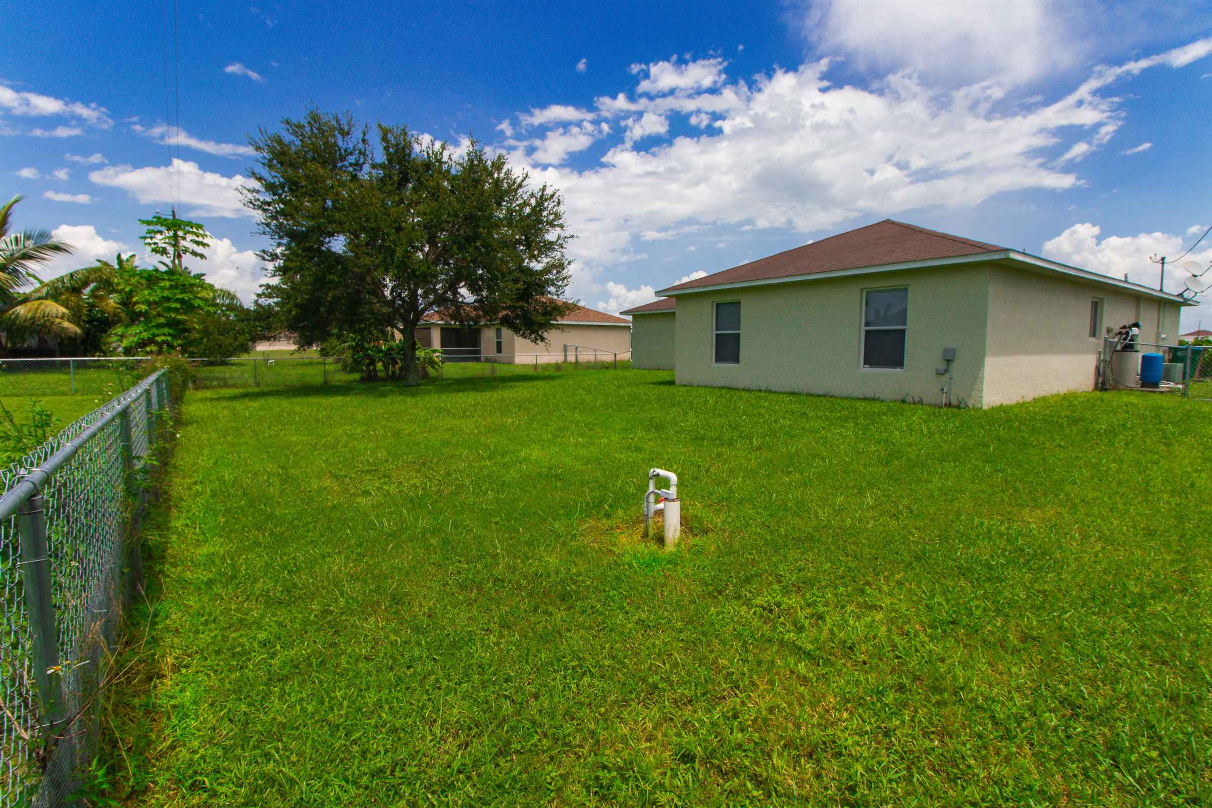 2812 NE 5th Ave, Cape Coral, FL 33909