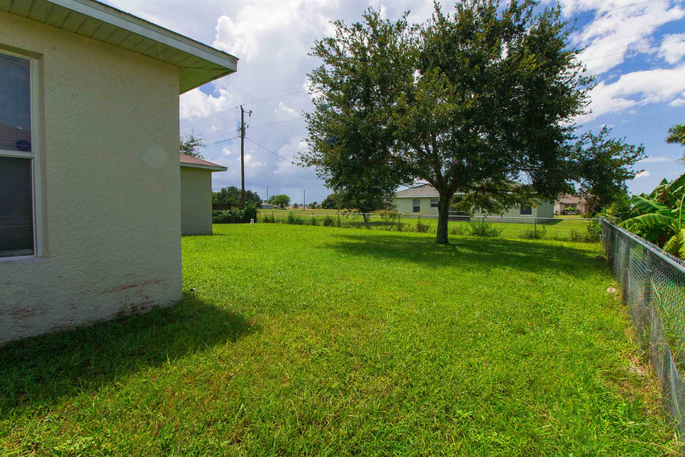 2812 NE 5th Ave, Cape Coral, FL 33909