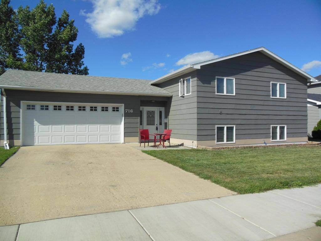 716 11th Street West, Williston, ND 58801