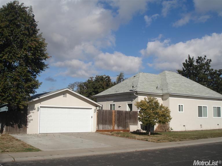 809 Rose Avenue, Modesto, CA 95355