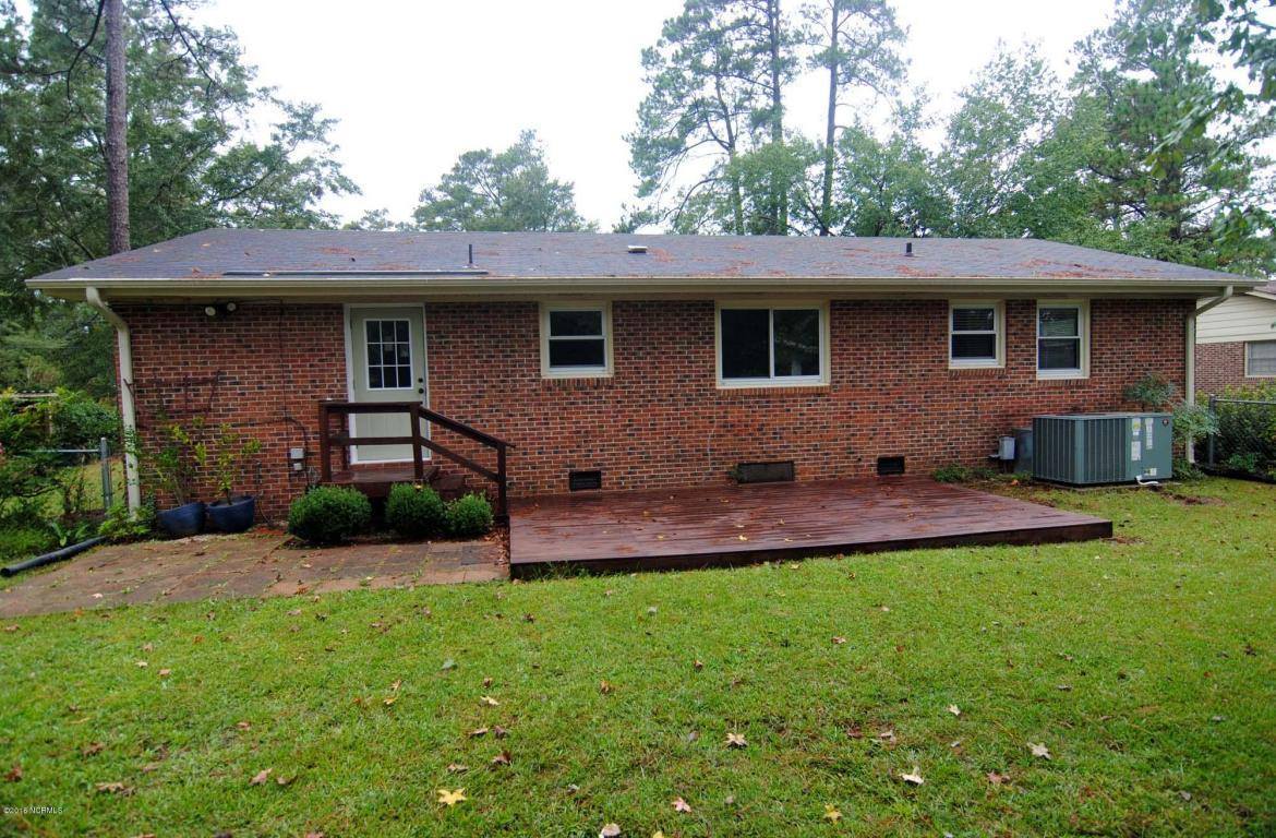 404 South Bennett Street, Burgaw, NC 28425