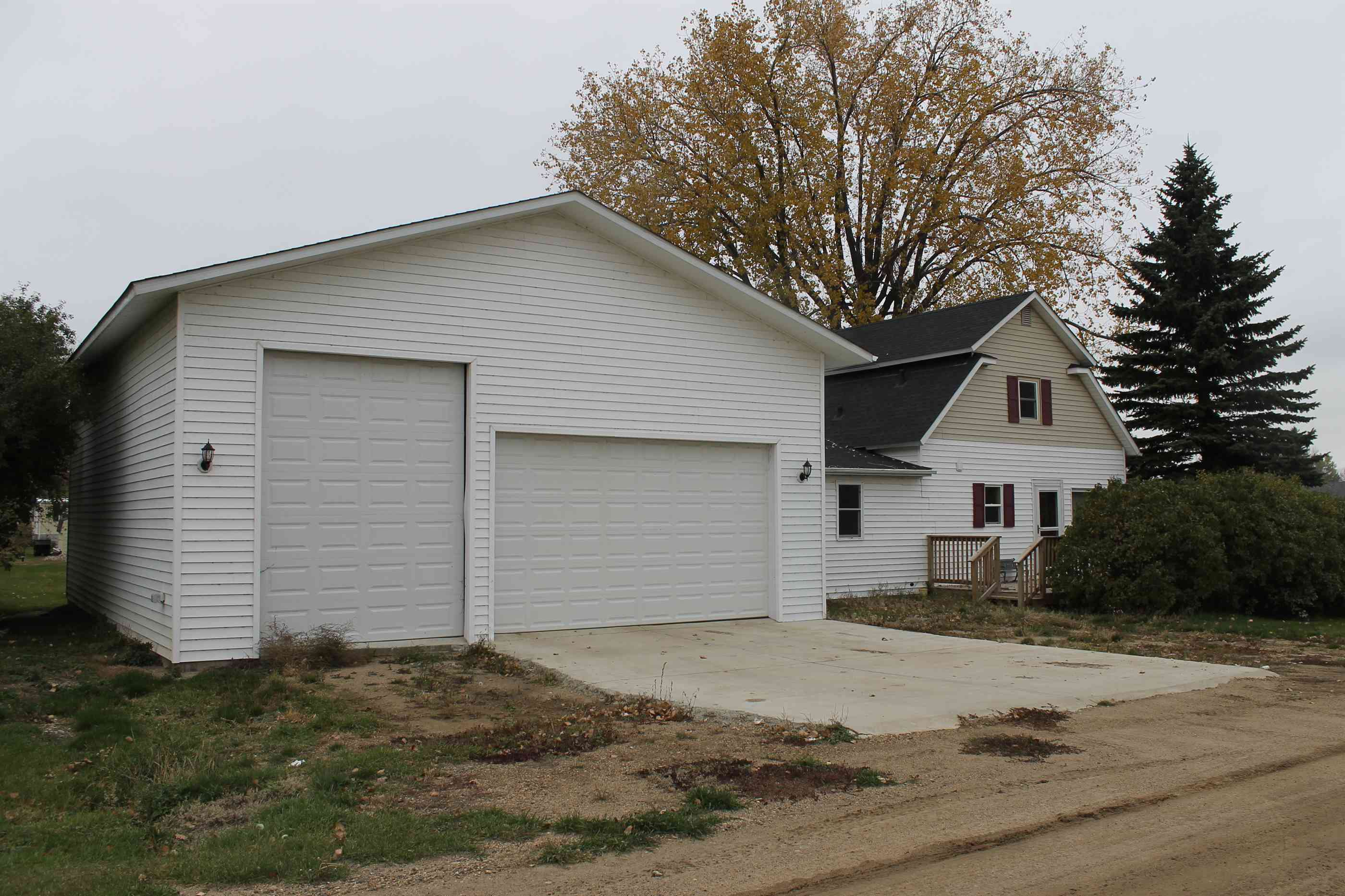 381 Corona St, Ryder, ND 58779