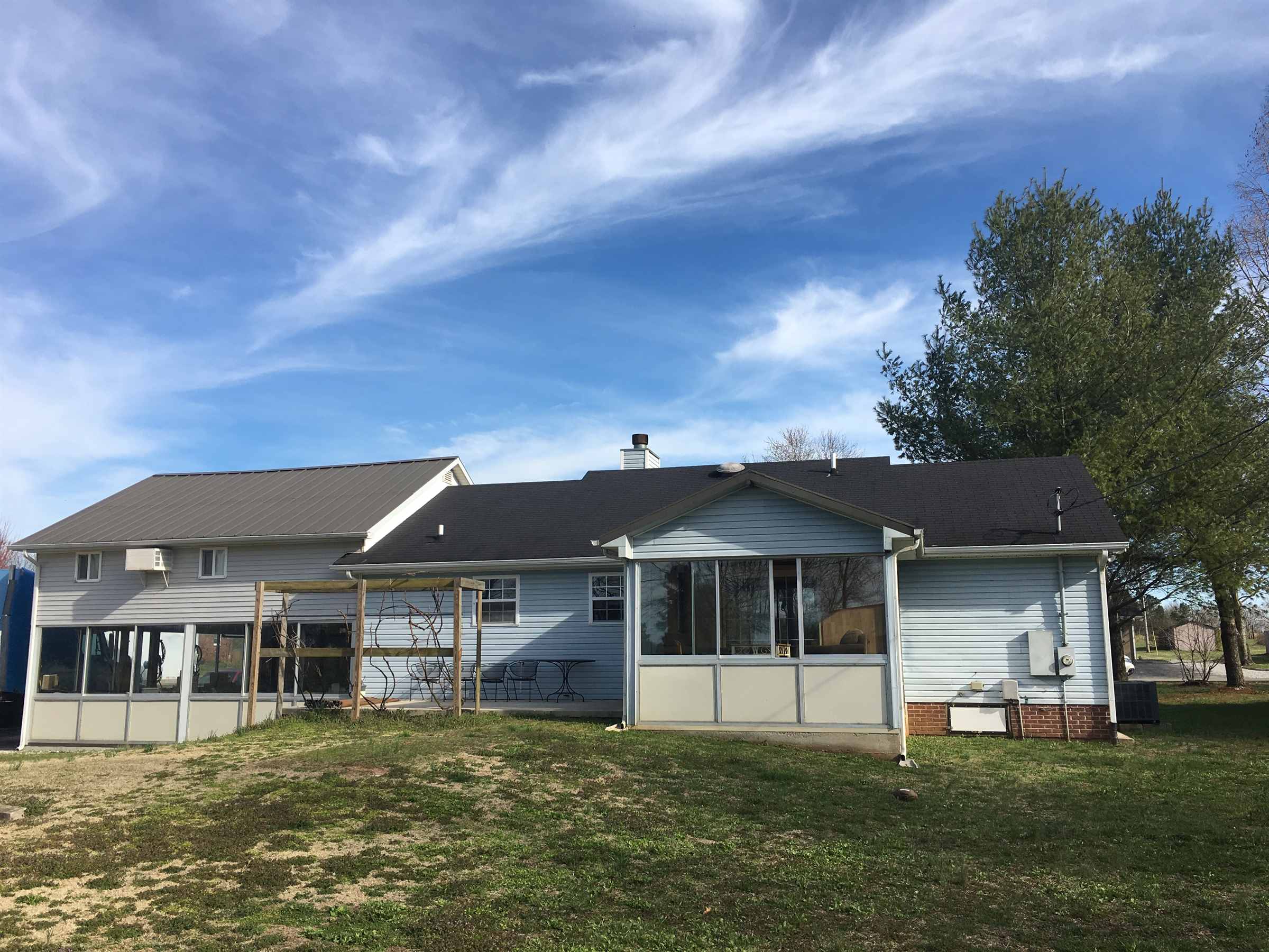 203 Thompson Heights Ct, Bowling Green, KY 42101