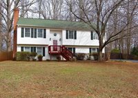 215 Colonial Court, Forest, VA 24551