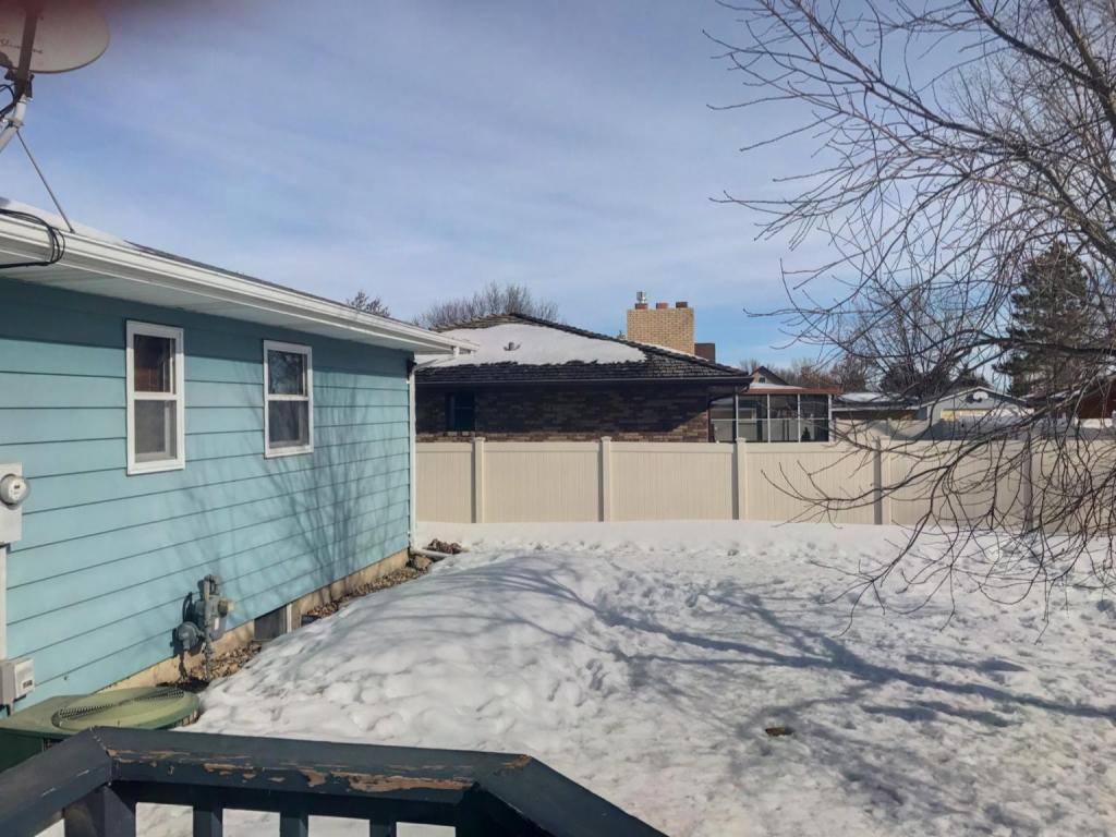 1818 Crest Street, Williston, ND 58801