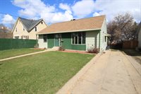918 NW 10th St, Minot, ND 58703