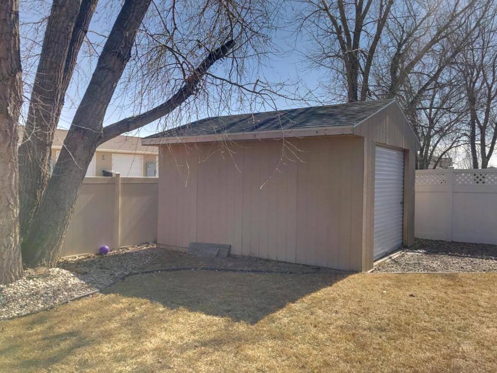 1528 20th Avenue West, Williston, ND 58801