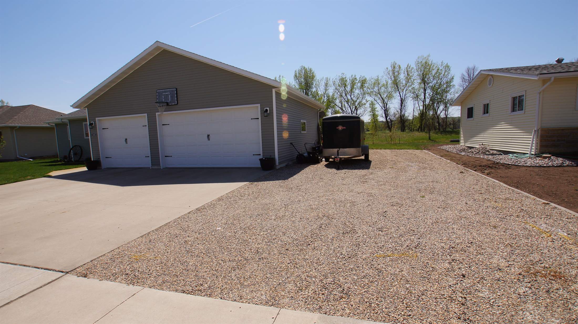 2405 SW 7th Ave, Minot, ND 58701