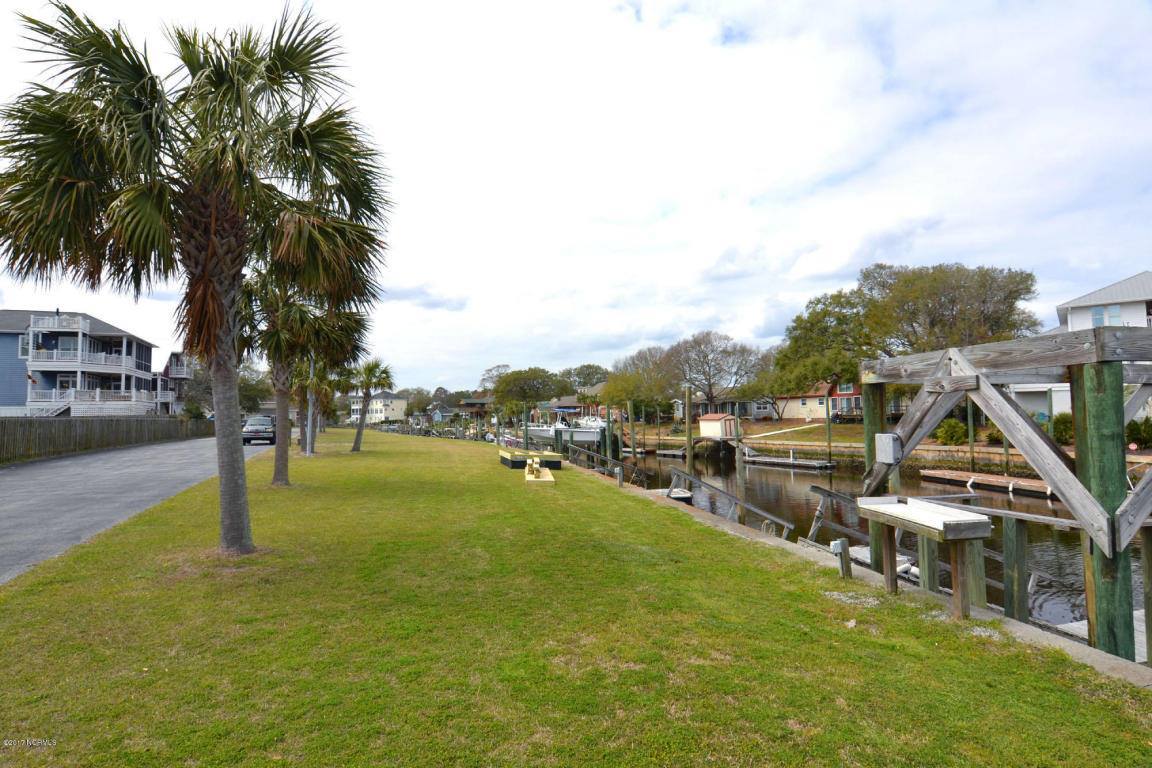 402 Peninsula Drive, Carolina Beach, NC 28428