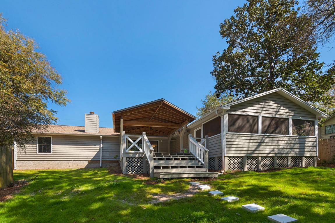 110 Oak Shores Drive, Niceville, FL 32578