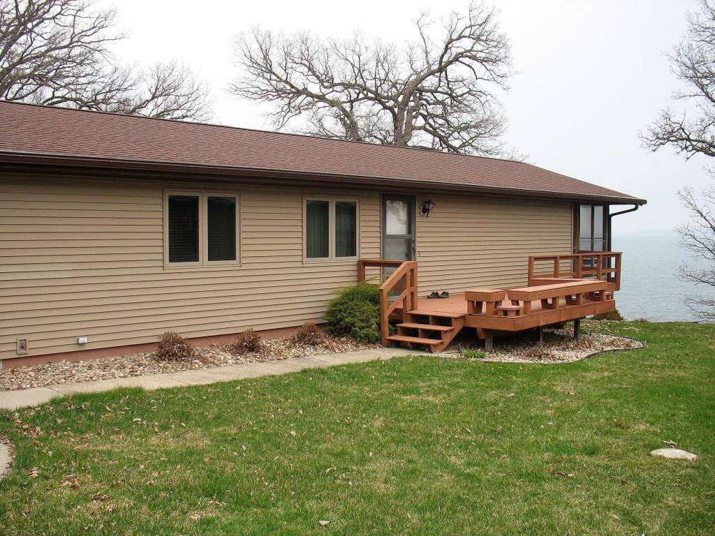 13594 240th Avenue, Spirit Lake, IA 51360