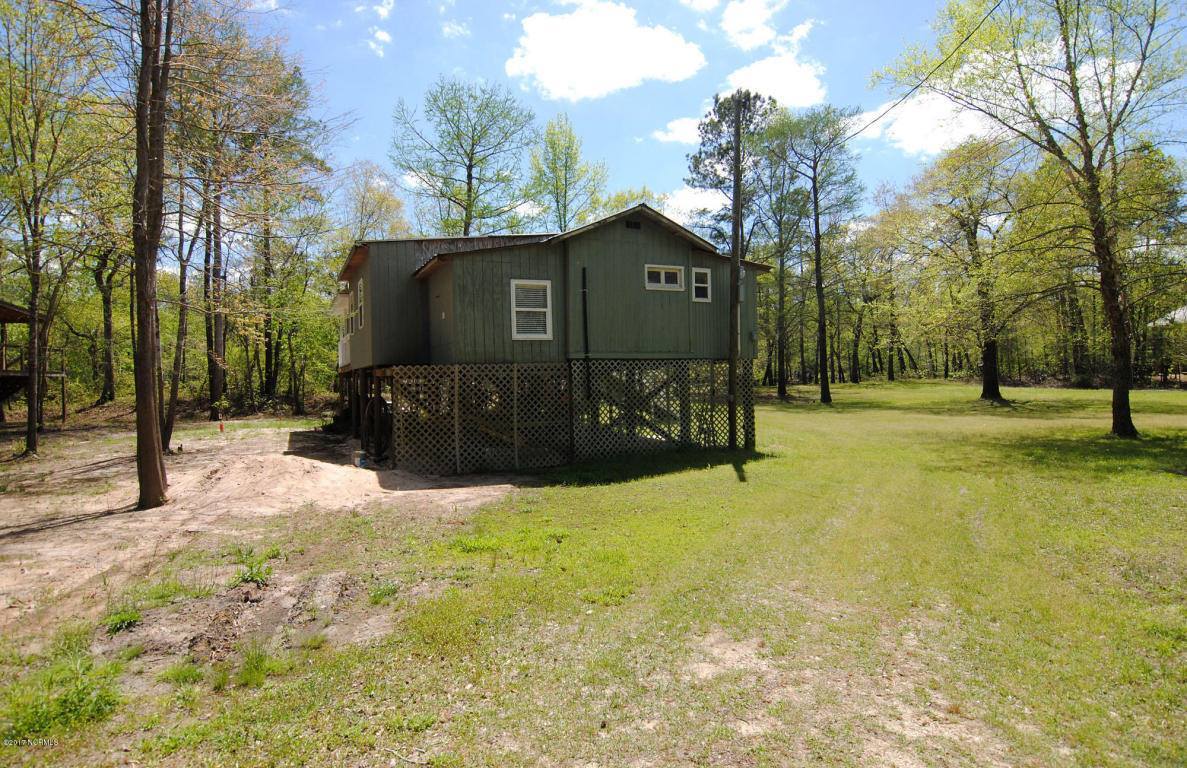 690 River Birch Road, Burgaw, NC 28425