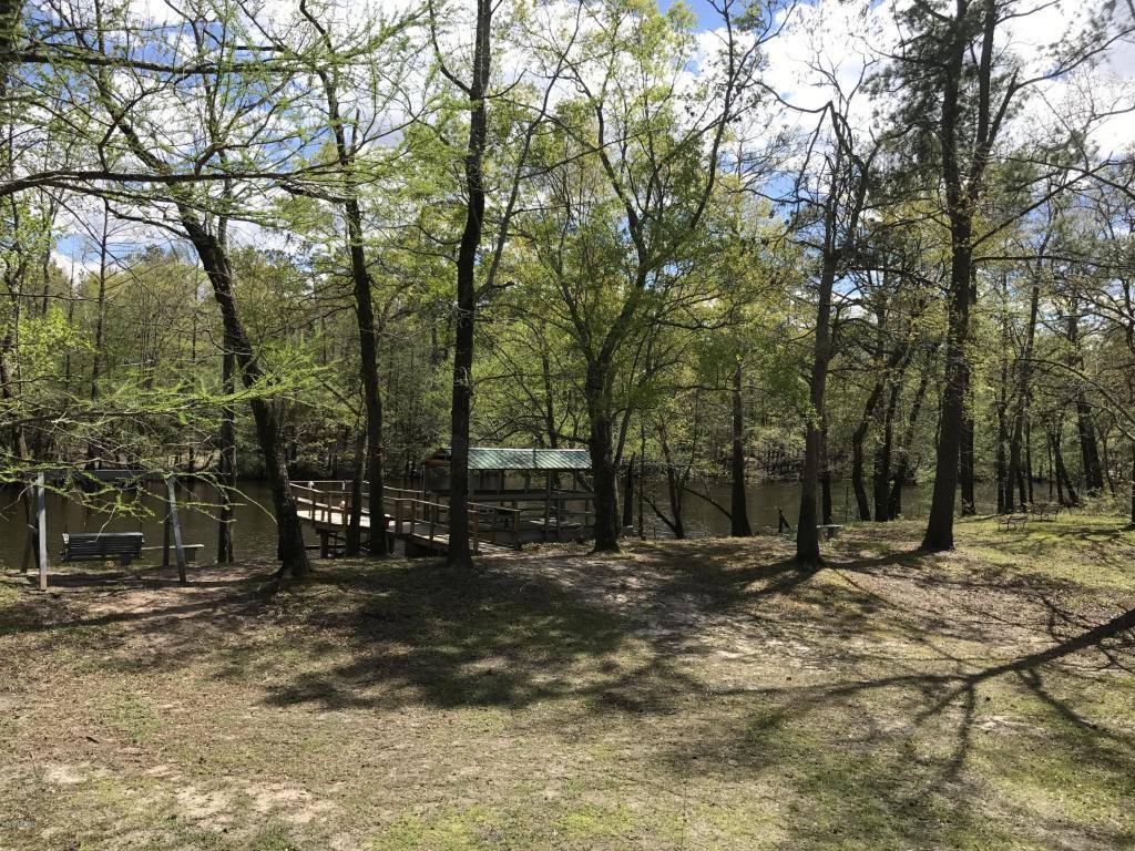 690 River Birch Road, Burgaw, NC 28425