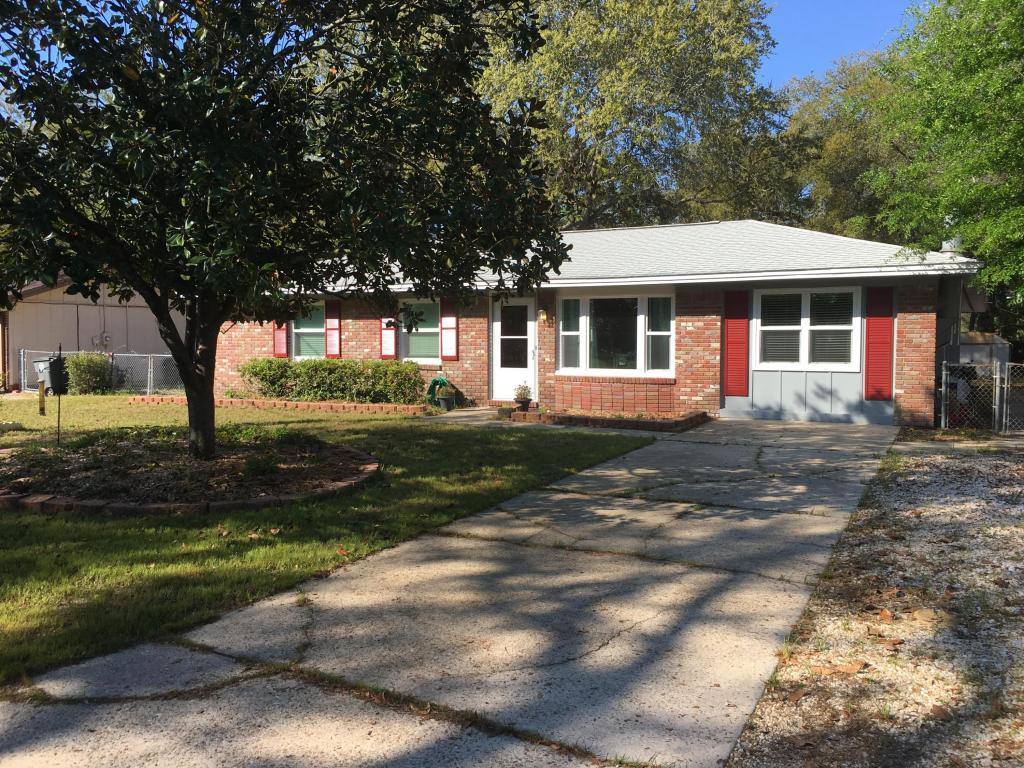 253 Glenview Avenue, Valparaiso, FL 32580