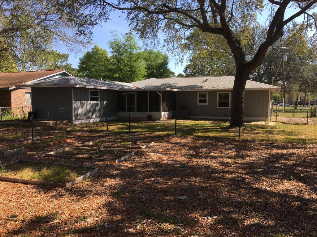 253 Glenview Avenue, Valparaiso, FL 32580