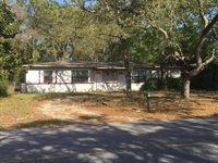 60 Wolverine Avenue, Valparaiso, FL 32580