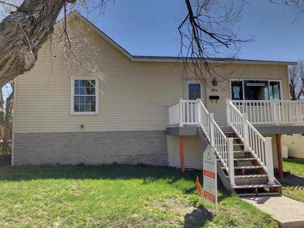 304 3rd St NW, Watford City, ND 58854