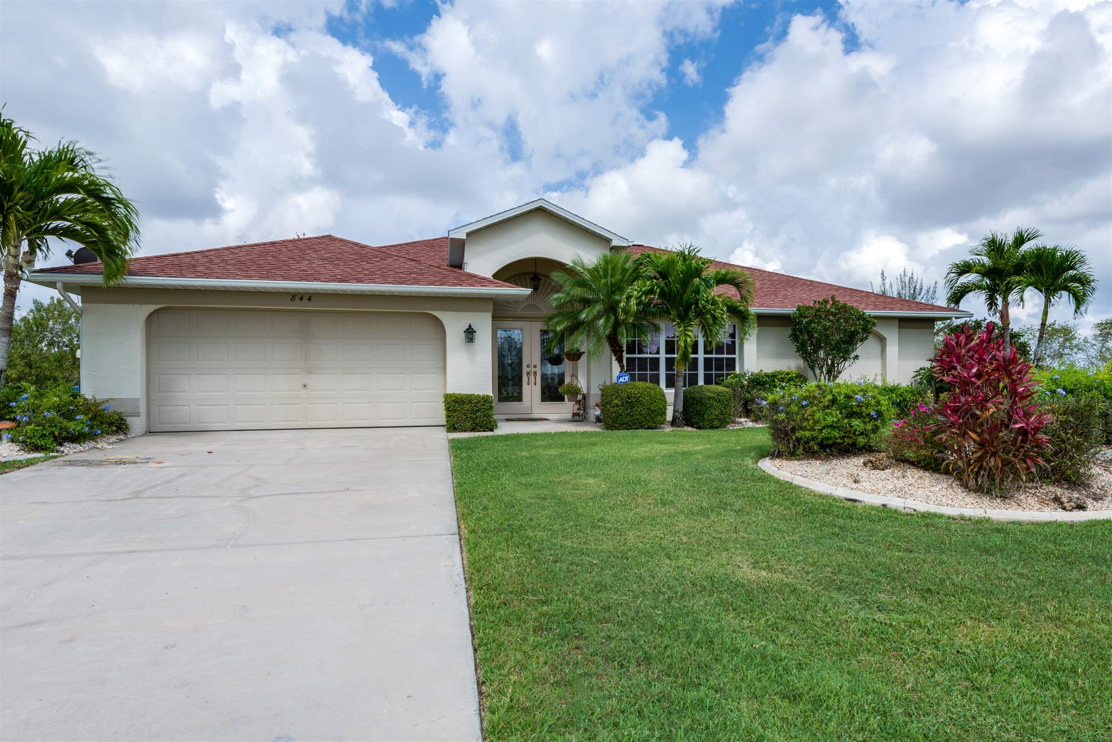 844 NE 6th Ave, Cape Coral, FL 33909