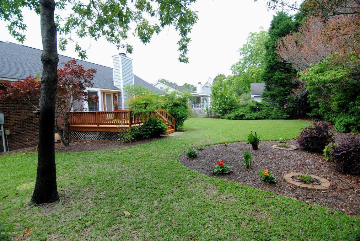 506 North Green Meadows Drive, Wilmington, NC 28405