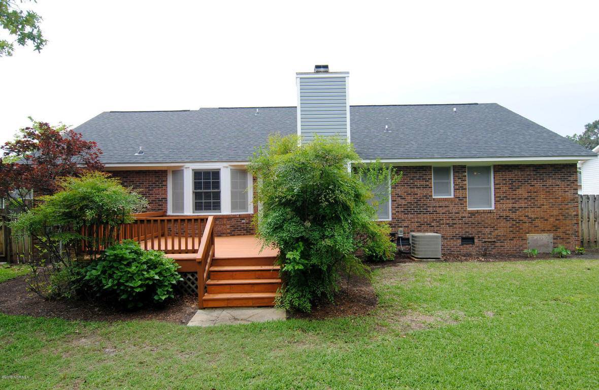 506 North Green Meadows Drive, Wilmington, NC 28405