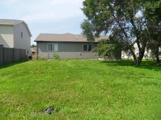 2618 Bradford Court, Williston, ND 58801