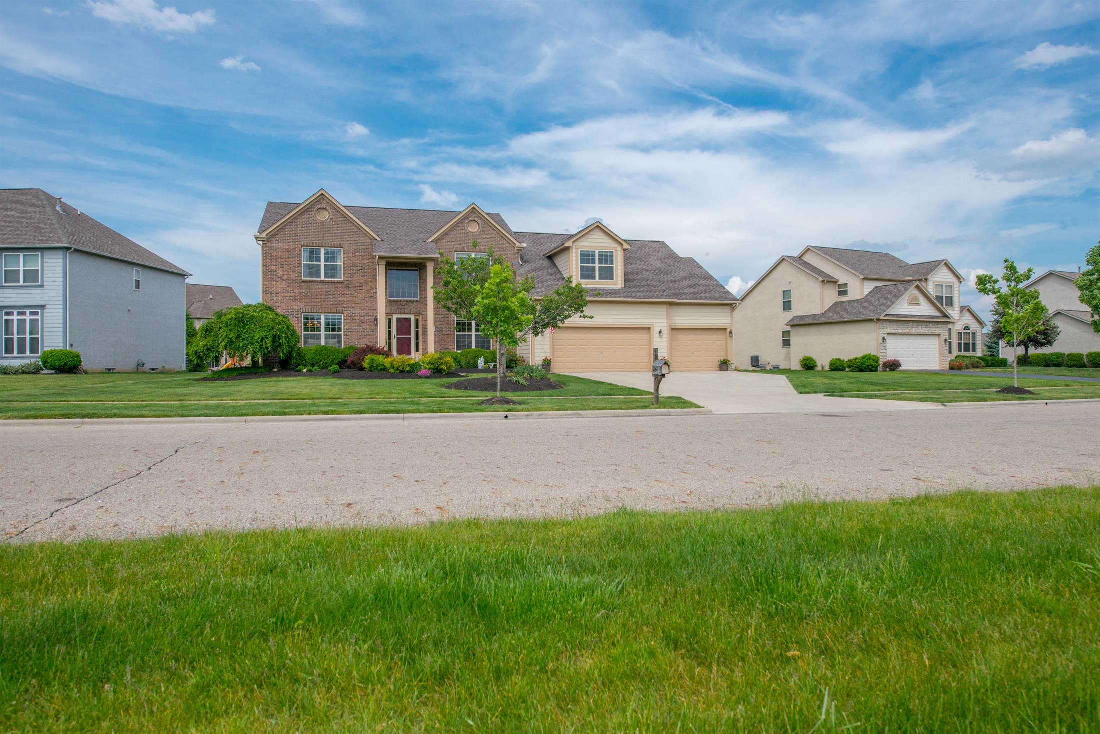 6264 Parkmeadow Ln, Hilliard, OH 43026