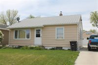 618 2nd St SW, Stanley, ND 58784