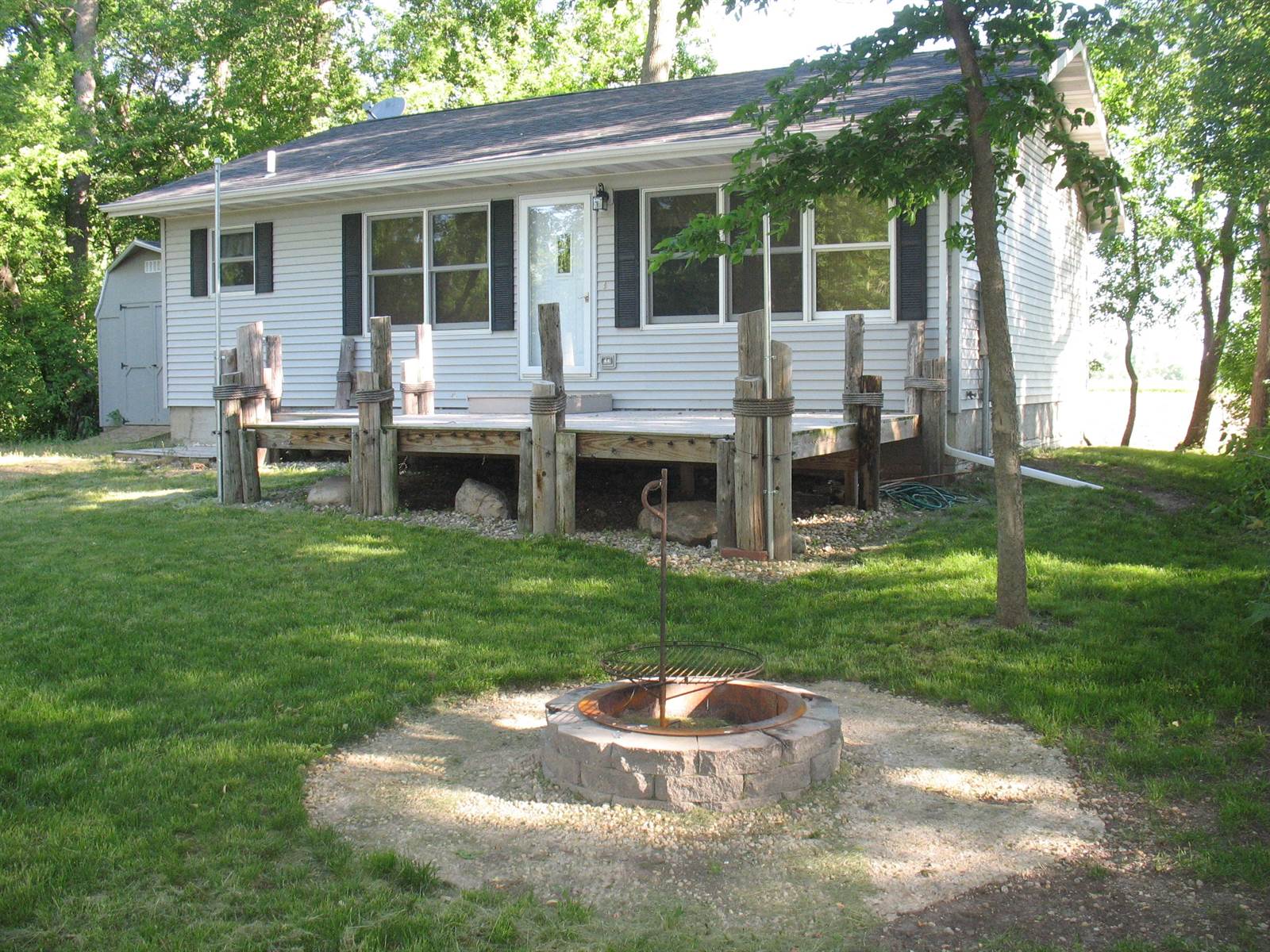 24580 104th Street, Spirit Lake, IA 51360