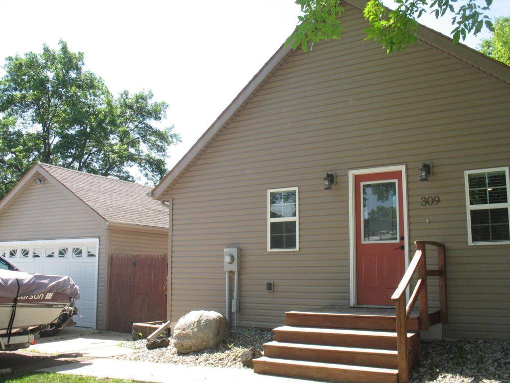 309 24th Street, Spirit Lake, IA 51360