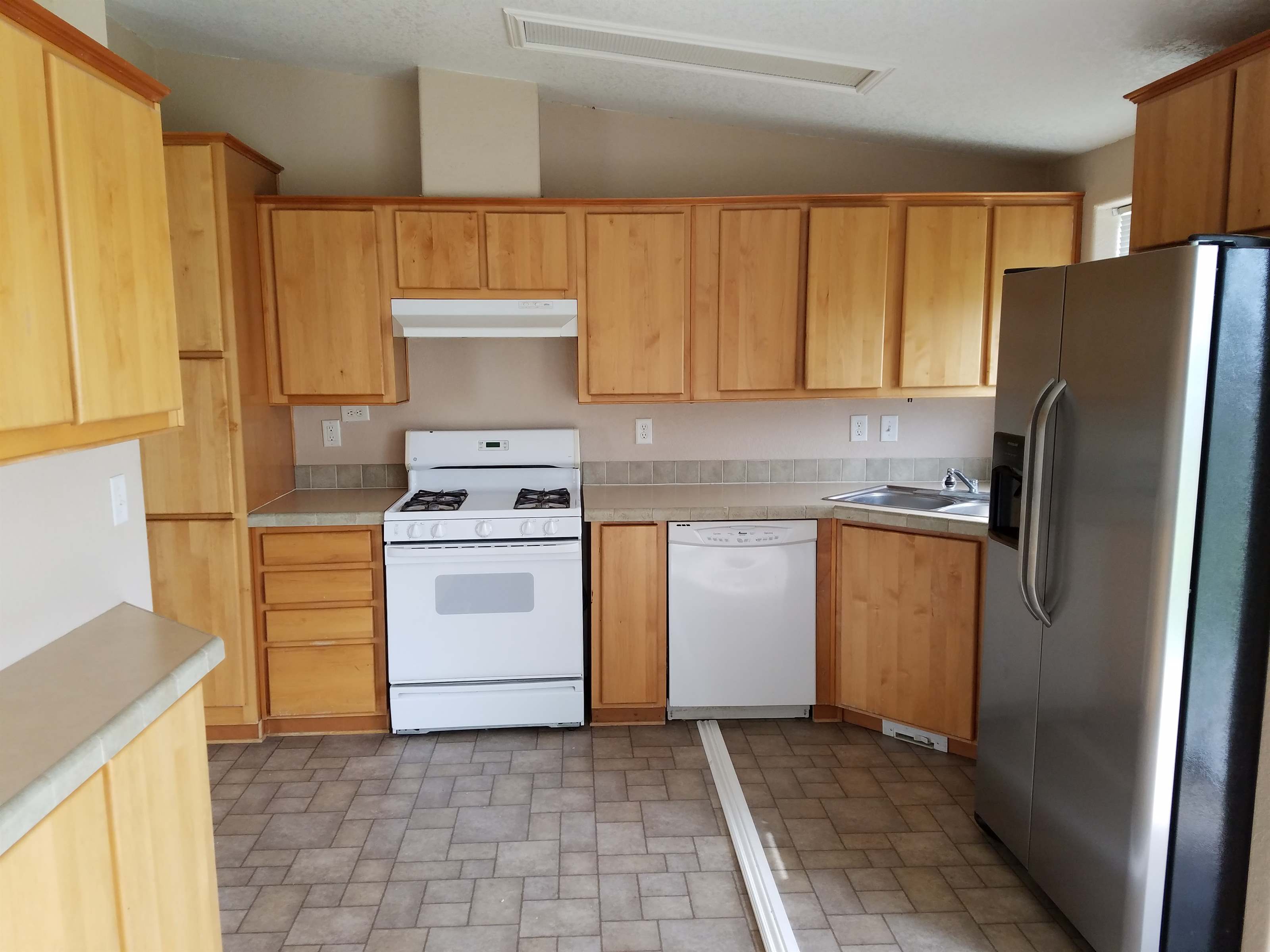 370 Hale-Bopp, Belgrade, MT 59714