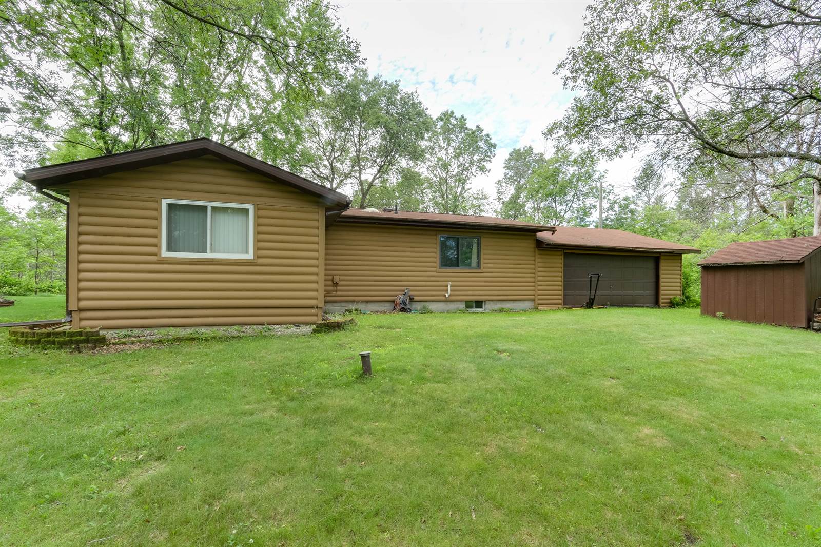 493 Tomahawk Trail, Nekoosa, WI 54457