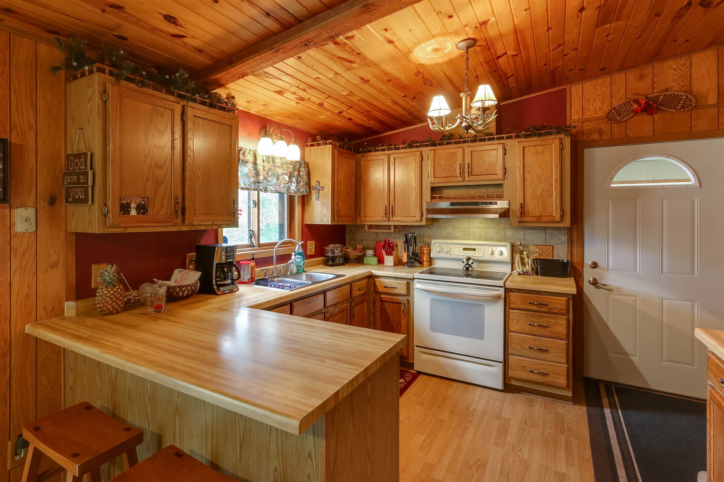 493 Tomahawk Trail, Nekoosa, WI 54457