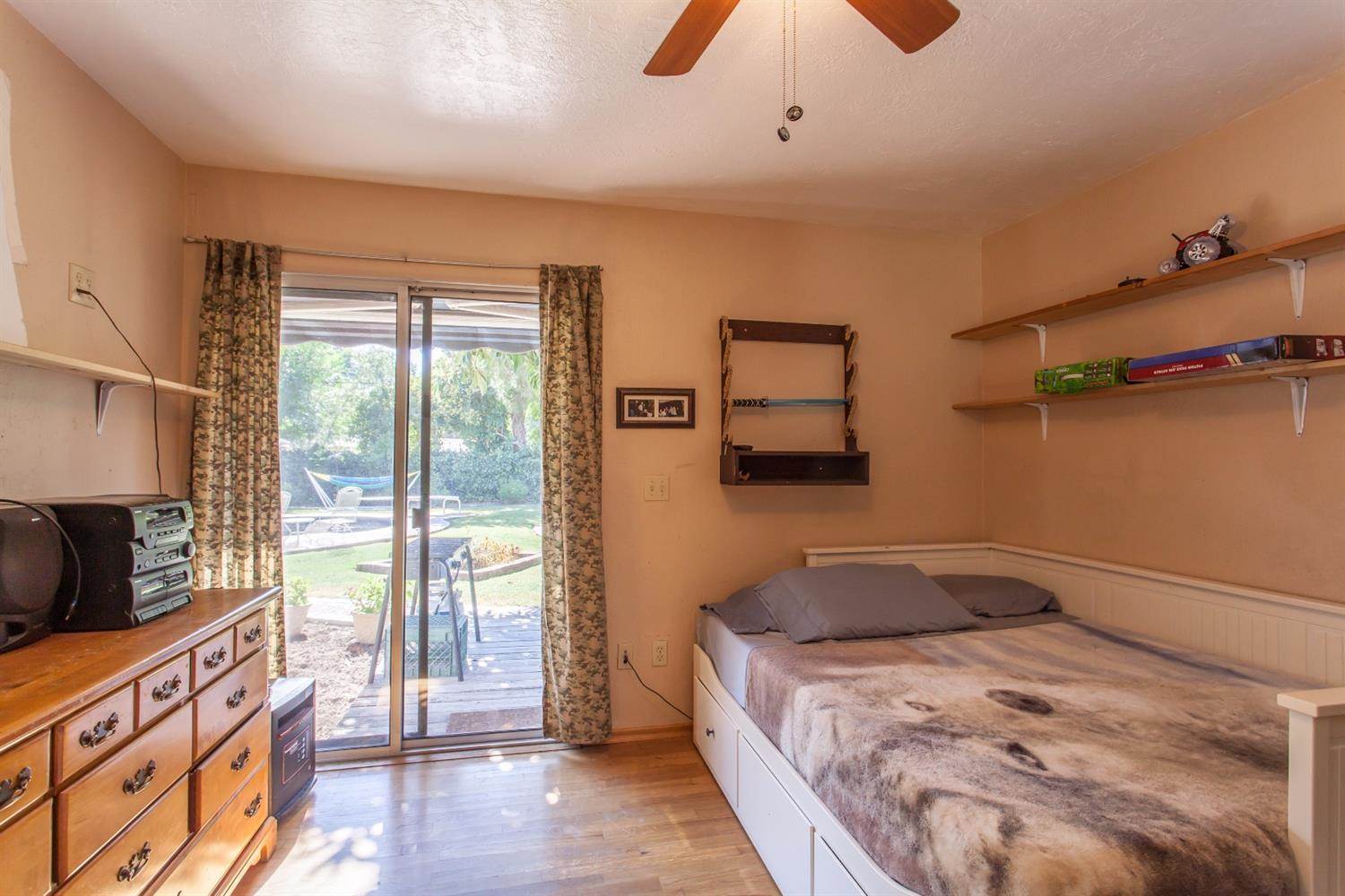 7637 N Pershing Avenue, Stockton, CA 95207