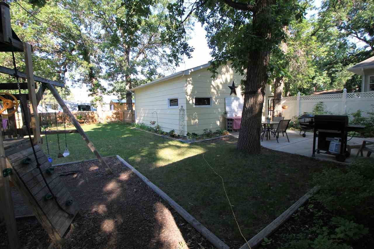 313 NW 5th St, Minot, ND 58703