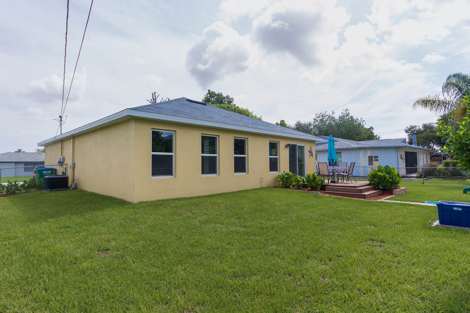 606 SE 2nd Ter, Cape Coral, FL 33990