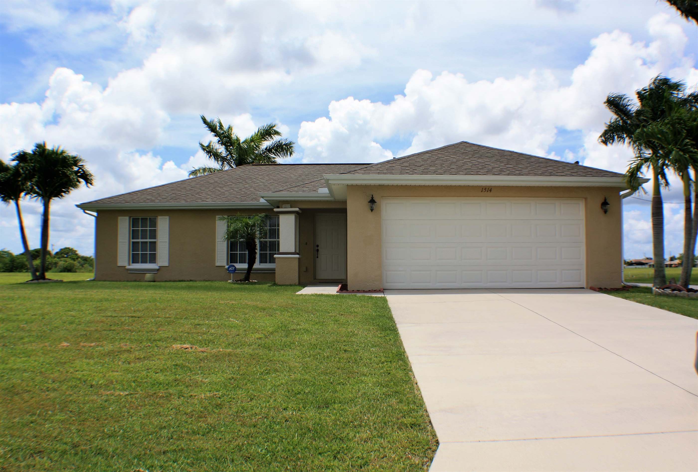 1514 NE 6th Pl, Cape Coral, FL 33909