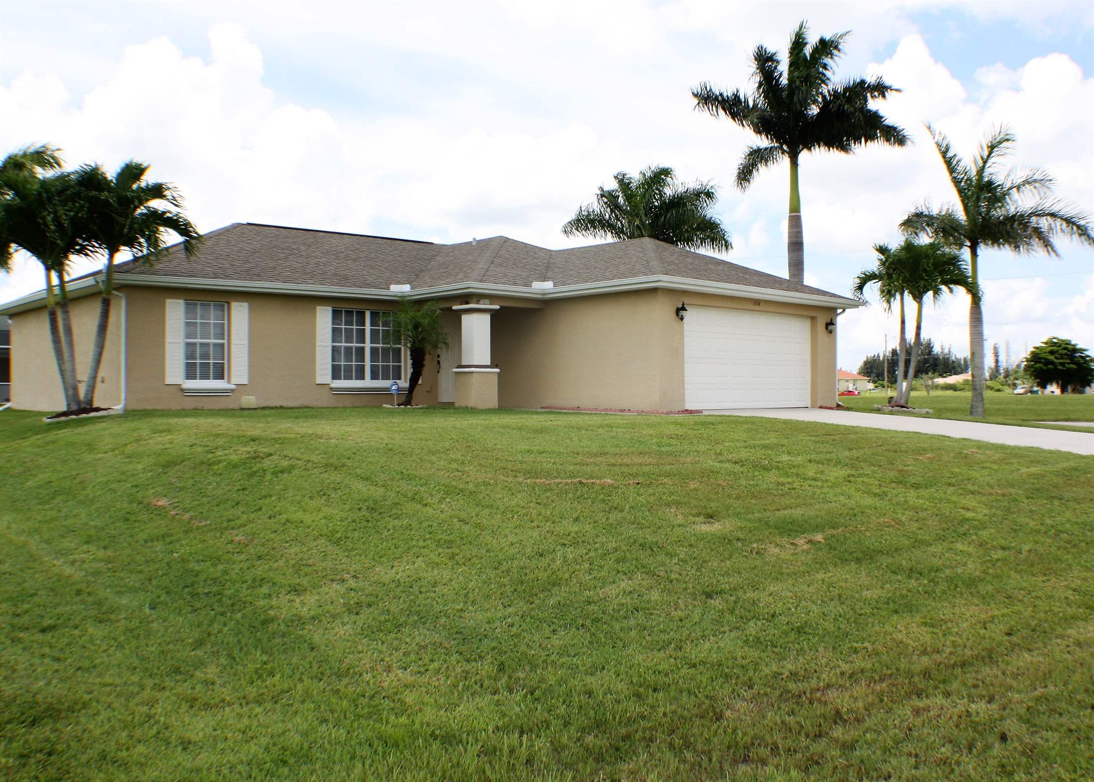 1514 NE 6th Pl, Cape Coral, FL 33909